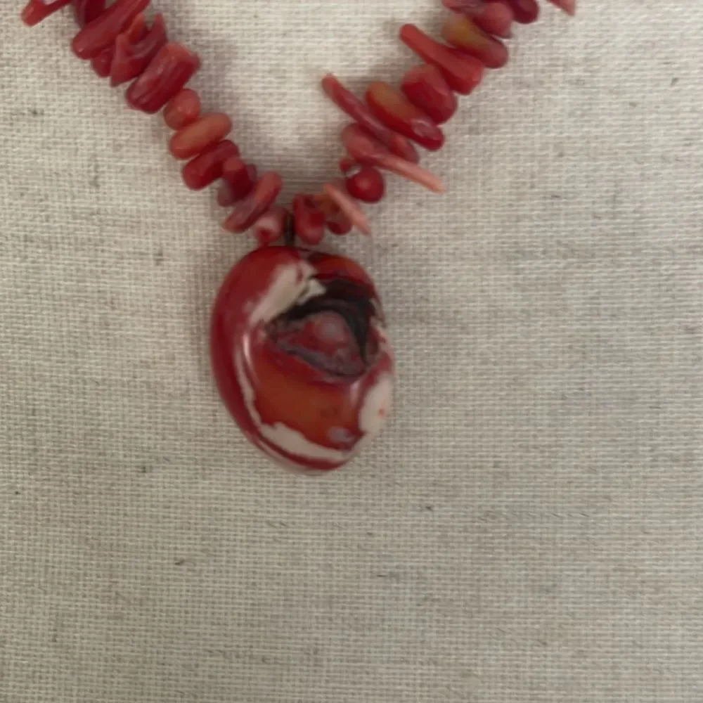 Beautiful coral beaded necklace.  Bought this at an estate sale.